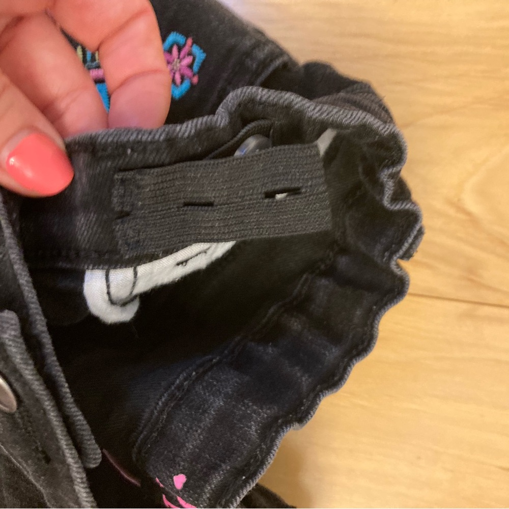 Children’s Place Black Jean Short - Picture 4 of 4